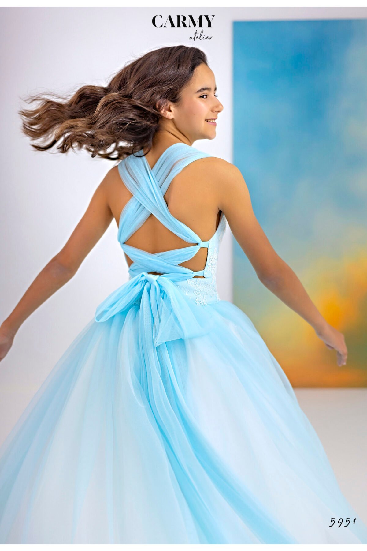 Vestido infantil azul cielo con espalda cruzada